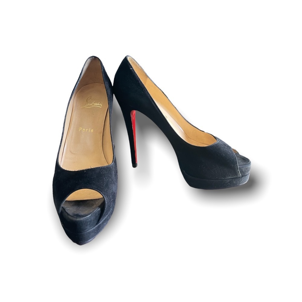 Louboutin- Peekaboo Black Pumps